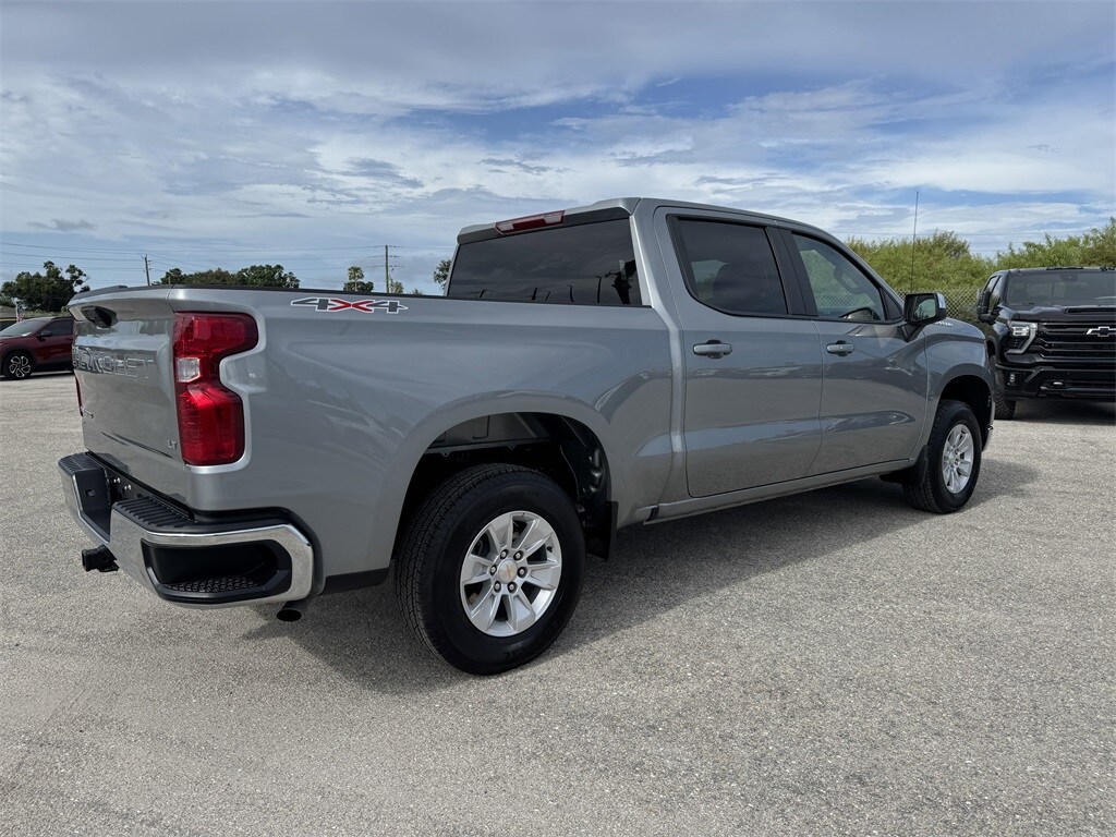 2025 Chevrolet Silverado 1500 LT photo 4