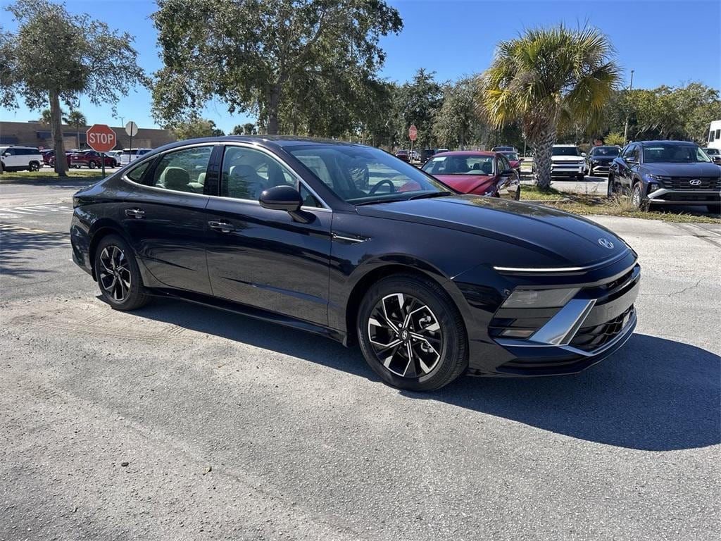 New 2025 Hyundai Sonata SEL Sedan
