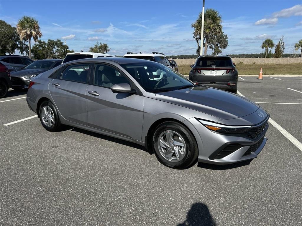 New 2026 Hyundai Elantra SE Sedan