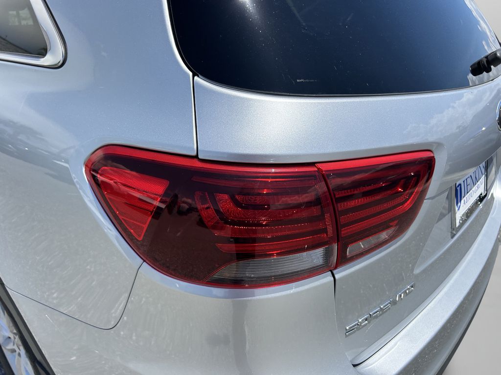 2019 Kia Sorento L - Photo 33