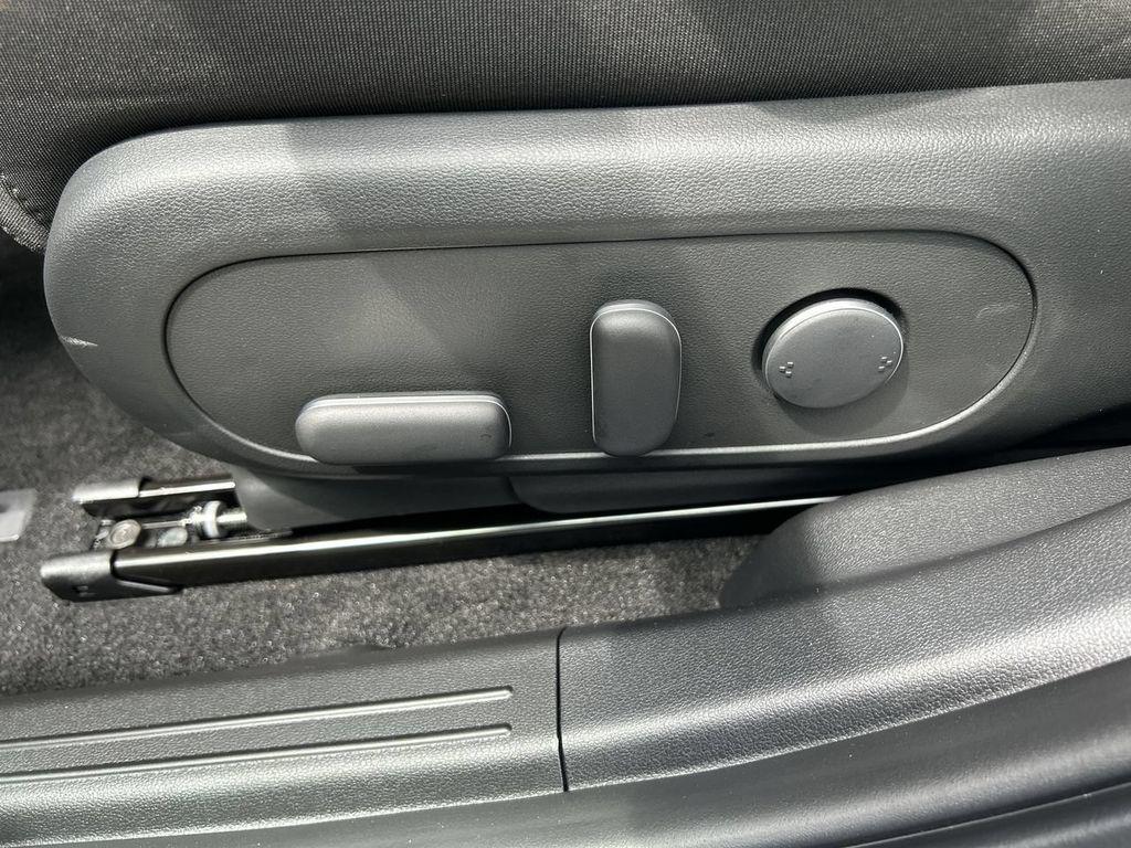 2025 Hyundai IONIQ 5 SE - Photo 23