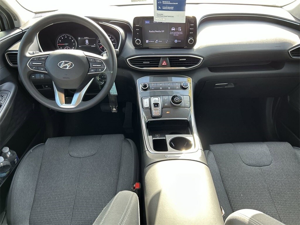 2022 Hyundai Santa Fe SE photo 3