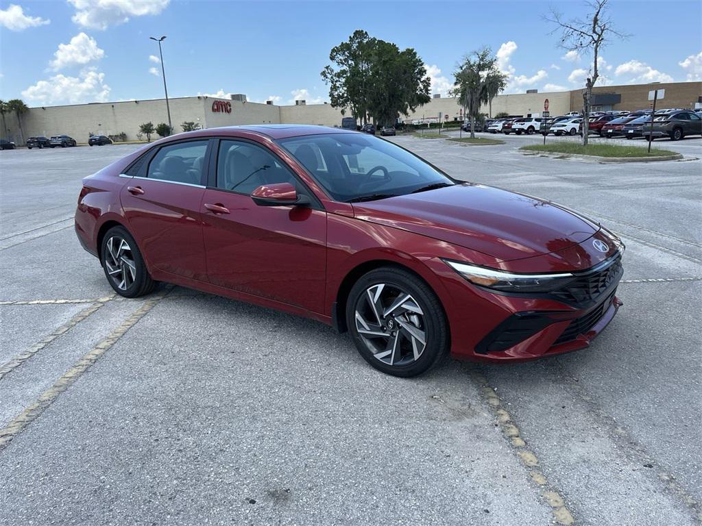 2025 Hyundai Elantra Hybrid Limited photo 2