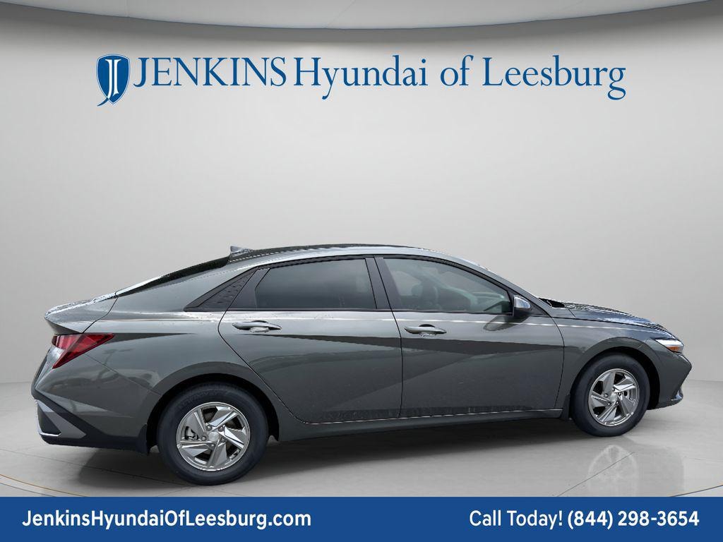 New 2026 Hyundai Elantra SE Sedan