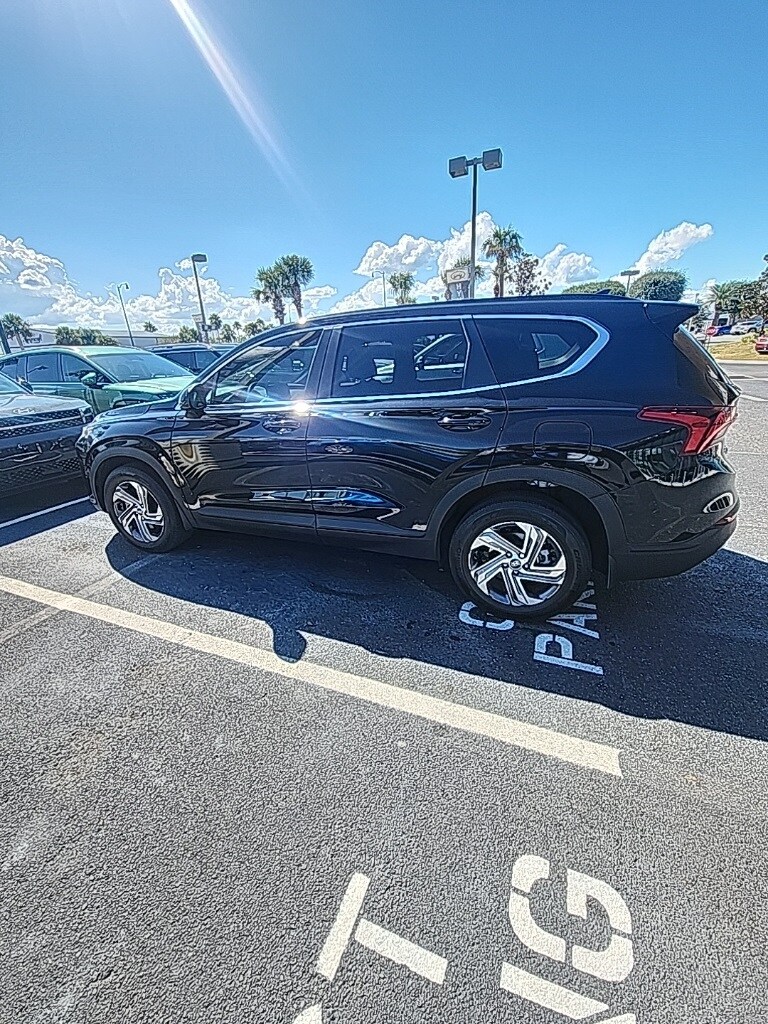 2023 Hyundai Santa Fe SE photo 2