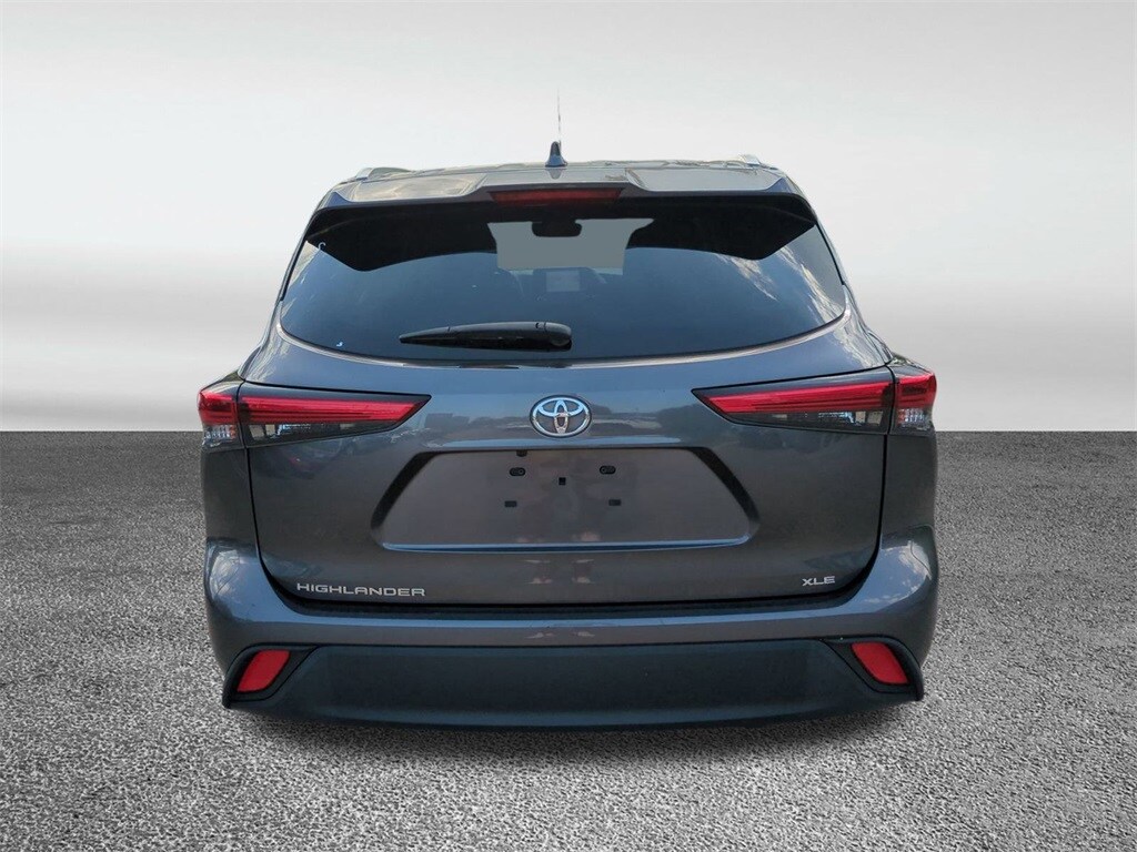 2022 Toyota Highlander XLE photo 4