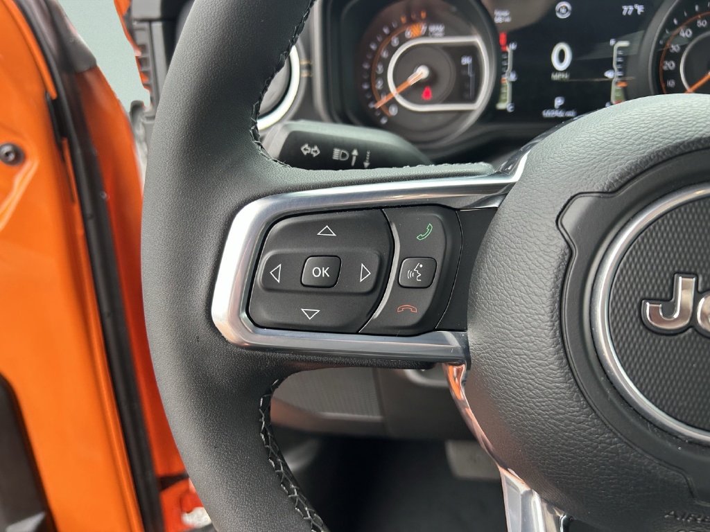 2025 Jeep Wrangler 4-Door Sahara - Photo 28