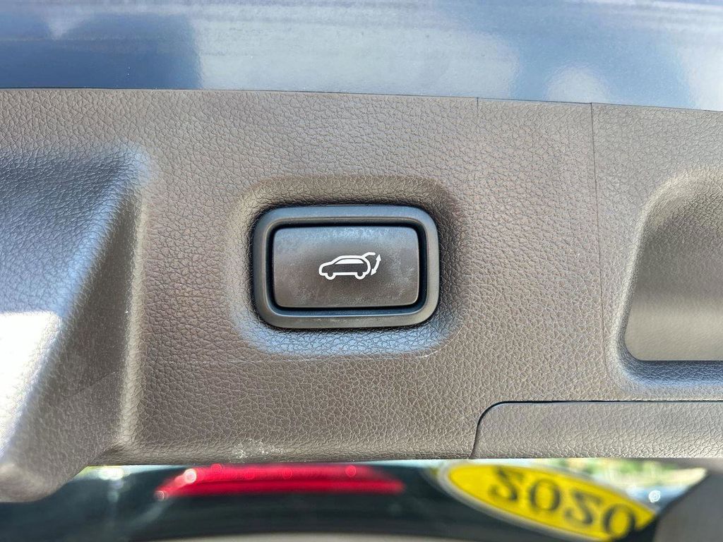2020 Hyundai Santa Fe Limited - Photo 14