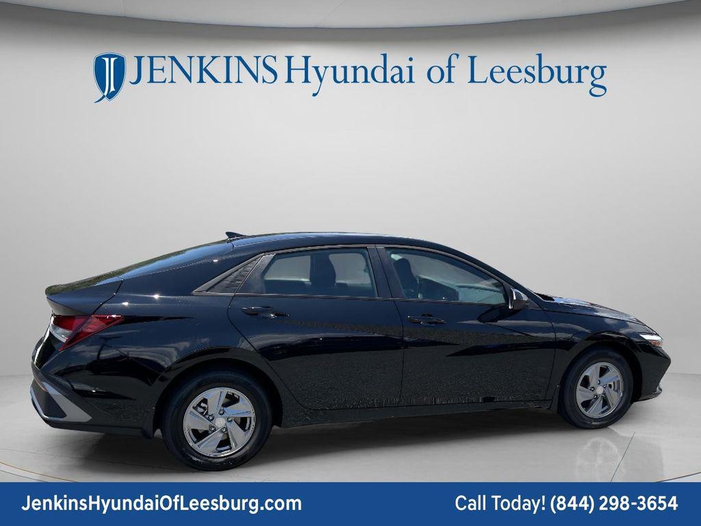 New 2026 Hyundai Elantra SE Sedan
