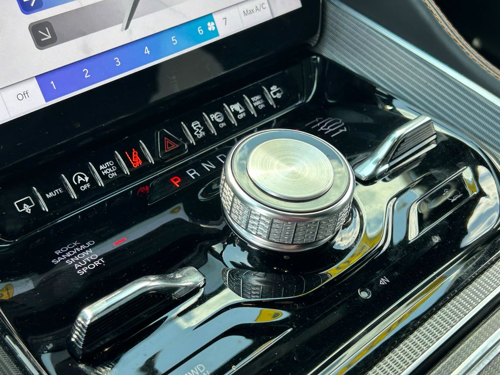 2023 Jeep Grand Wagoneer Series III - Photo 30
