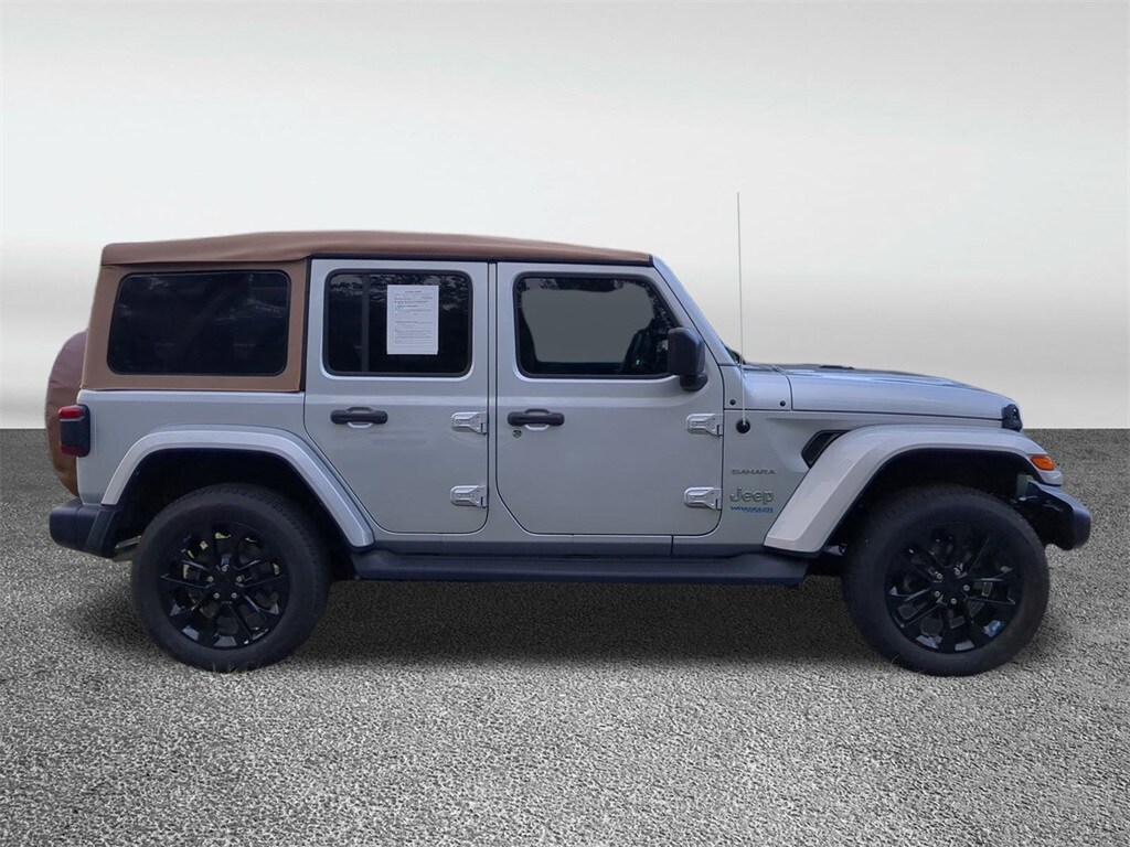 2022 Jeep Wrangler Unlimited Sahara 4xe photo 3