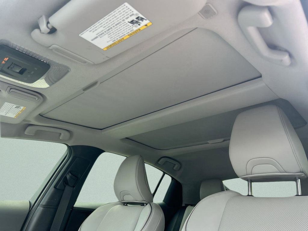 2024 Toyota Prius XLE - Photo 23