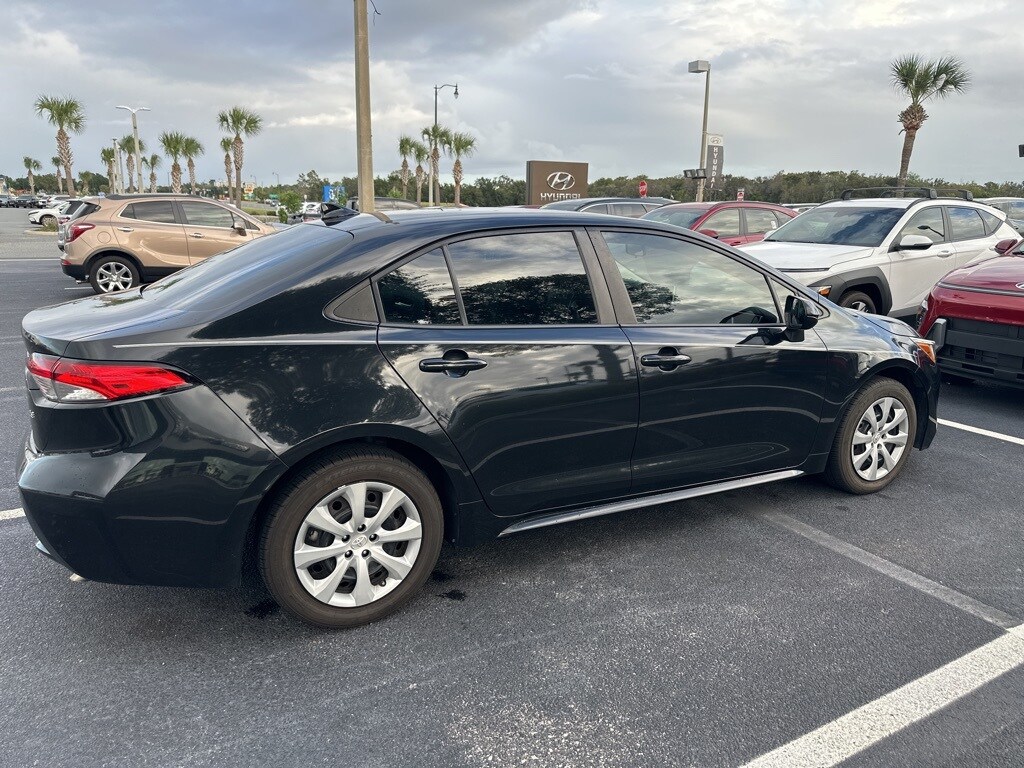 2020 Toyota Corolla LE photo 4