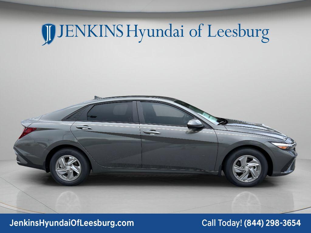 New 2026 Hyundai Elantra SE Sedan
