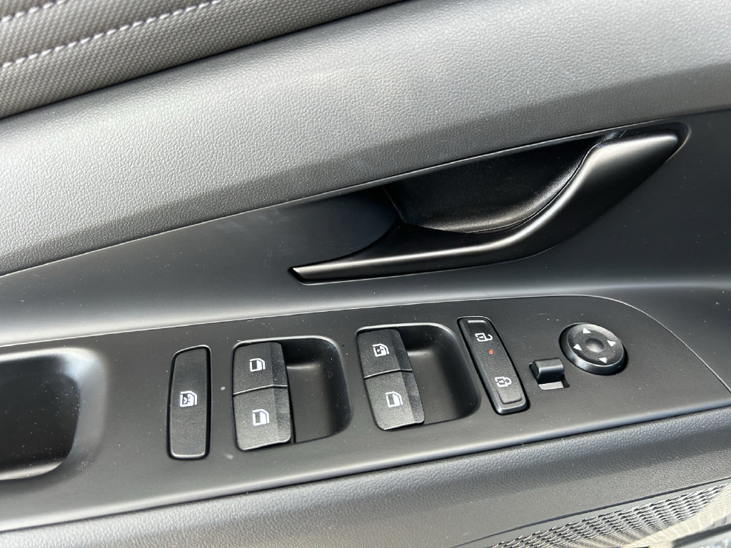 2025 Hyundai Elantra SEL - Photo 22