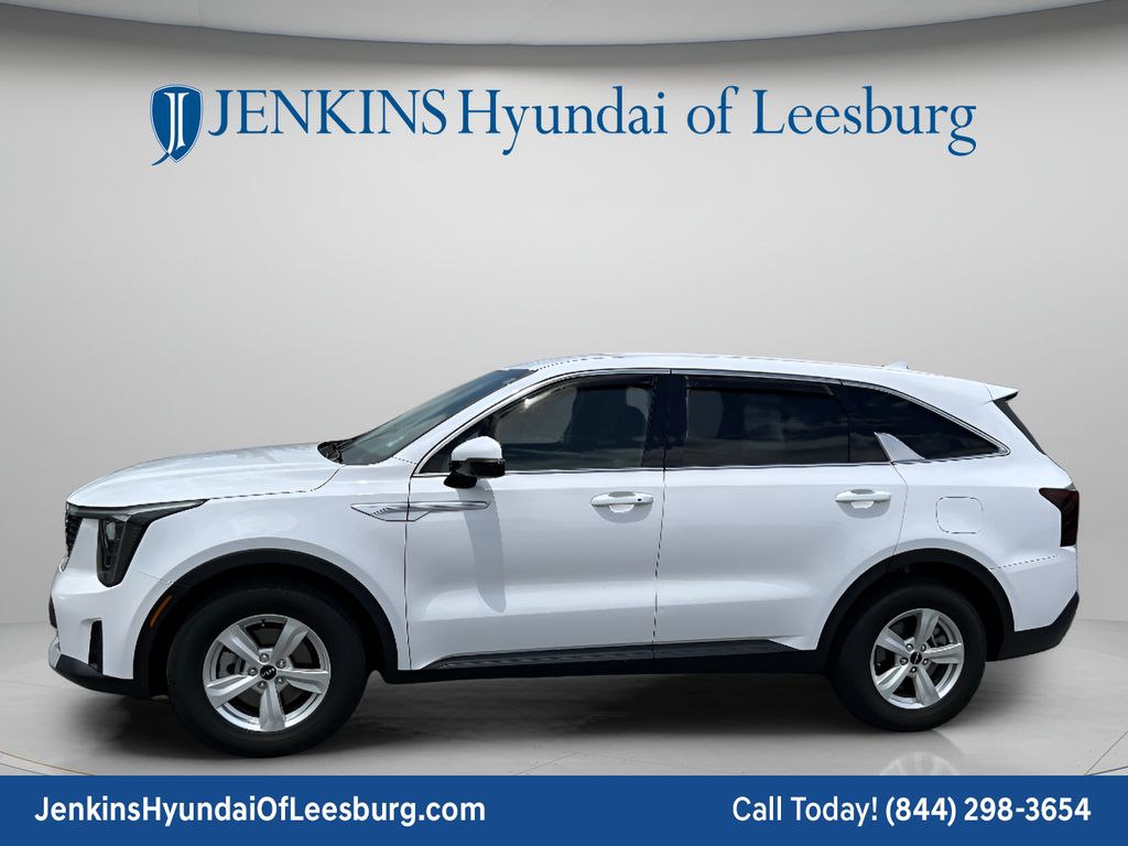 2024 Kia Sorento LX - Photo 10