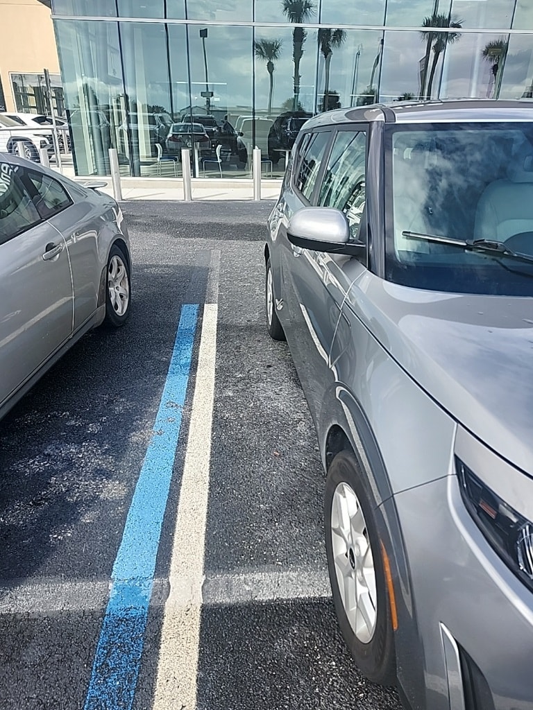 2023 Kia Soul LX photo 2