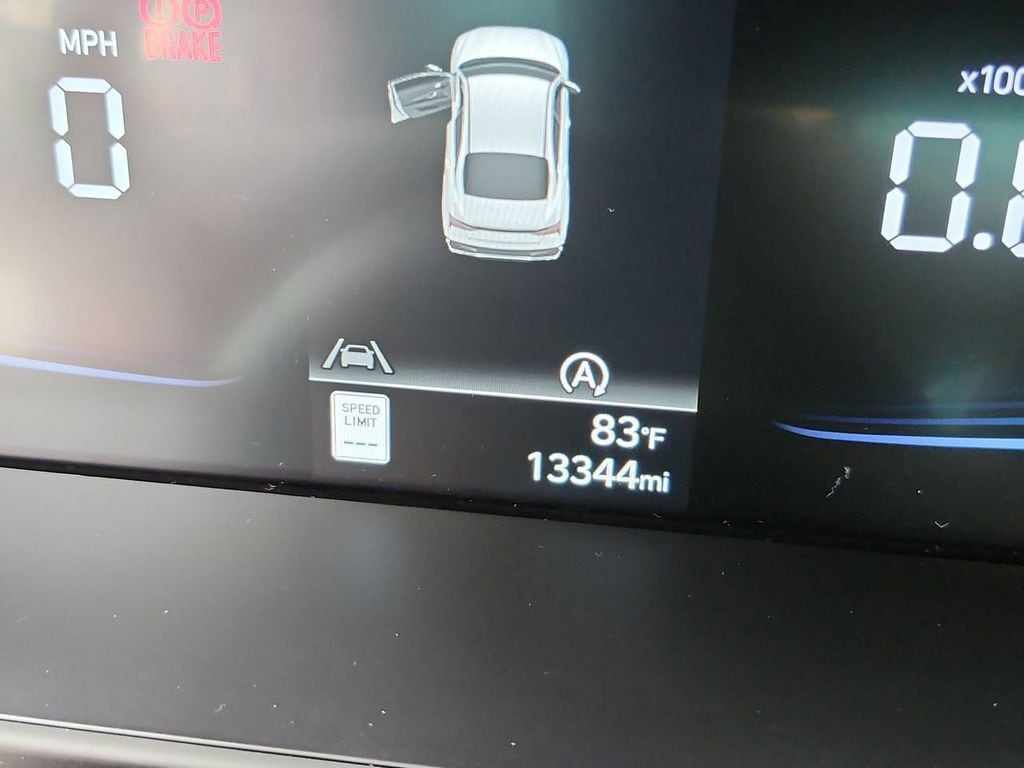 2024 Hyundai Elantra SE - Photo 36