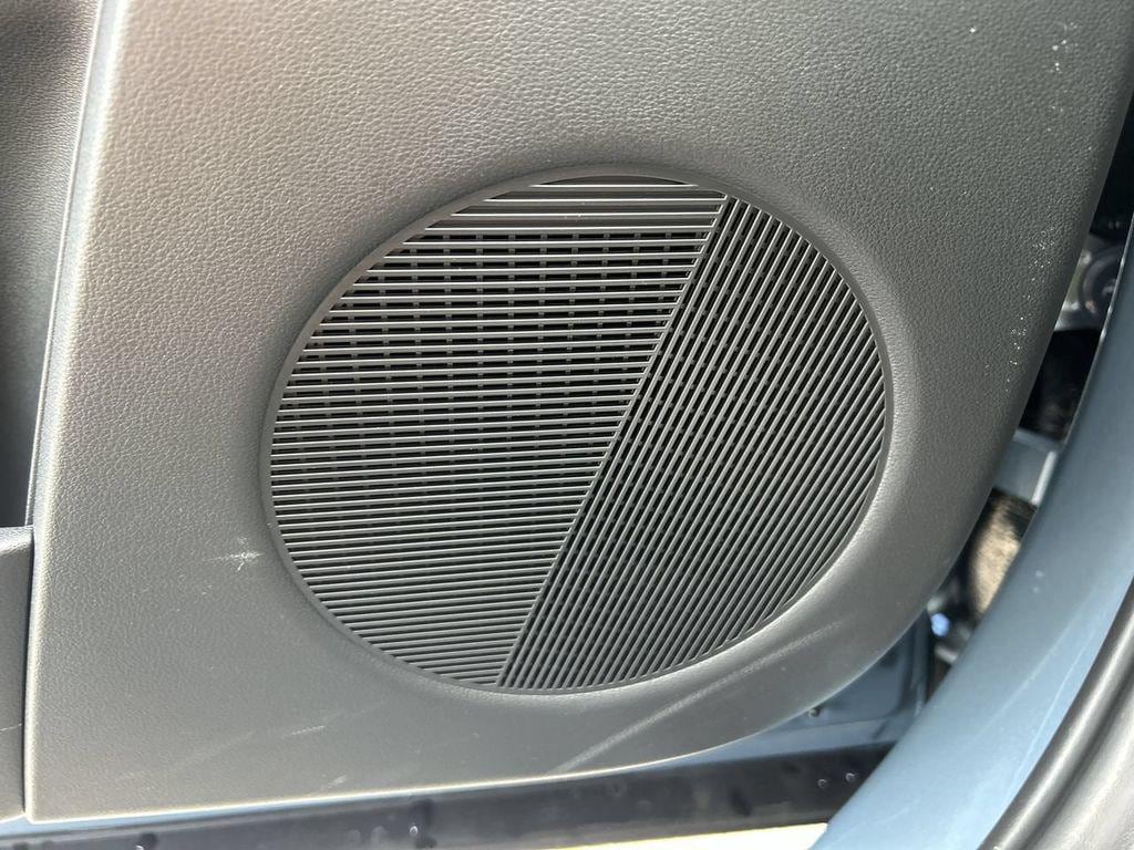 2025 Hyundai IONIQ 5 SE - Photo 22