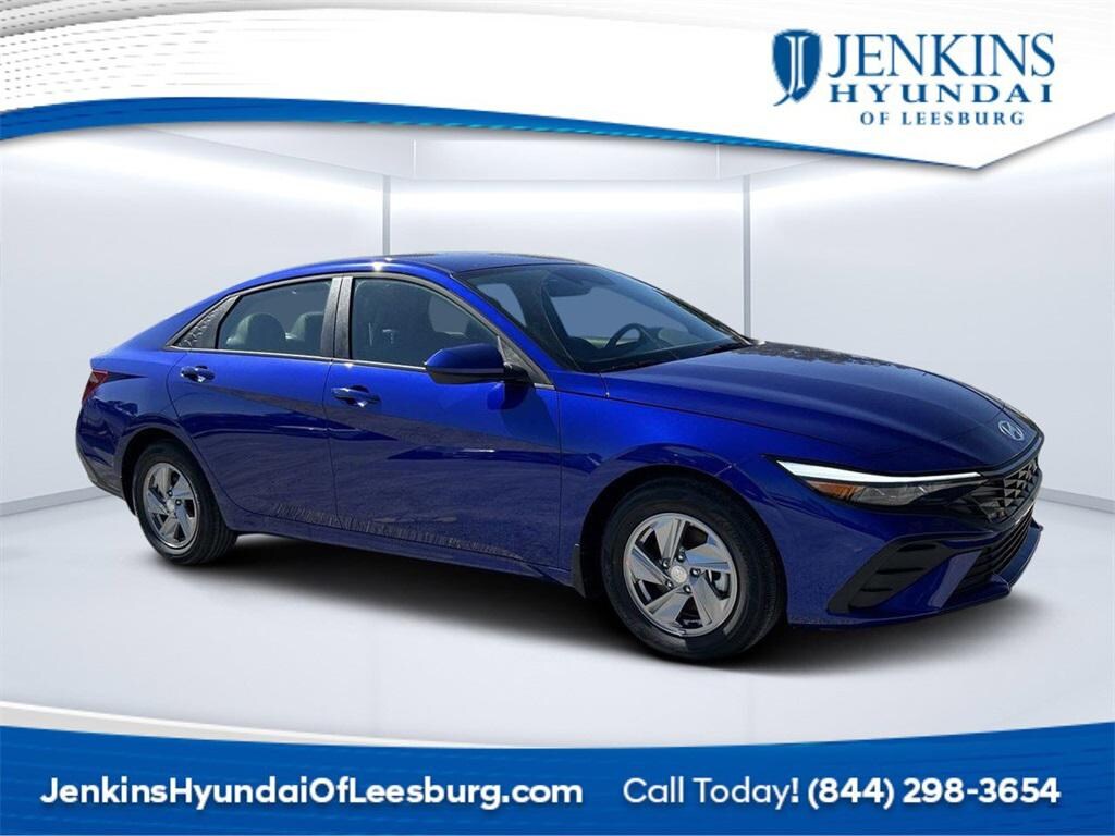 New 2025 Hyundai Elantra SE Sedan