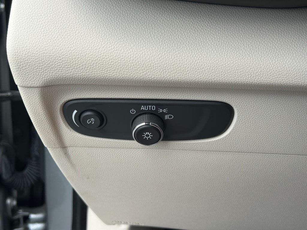 2023 Buick Envision Essence - Photo 29