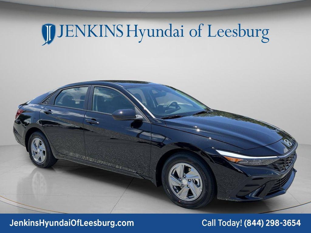 New 2026 Hyundai Elantra SE Sedan