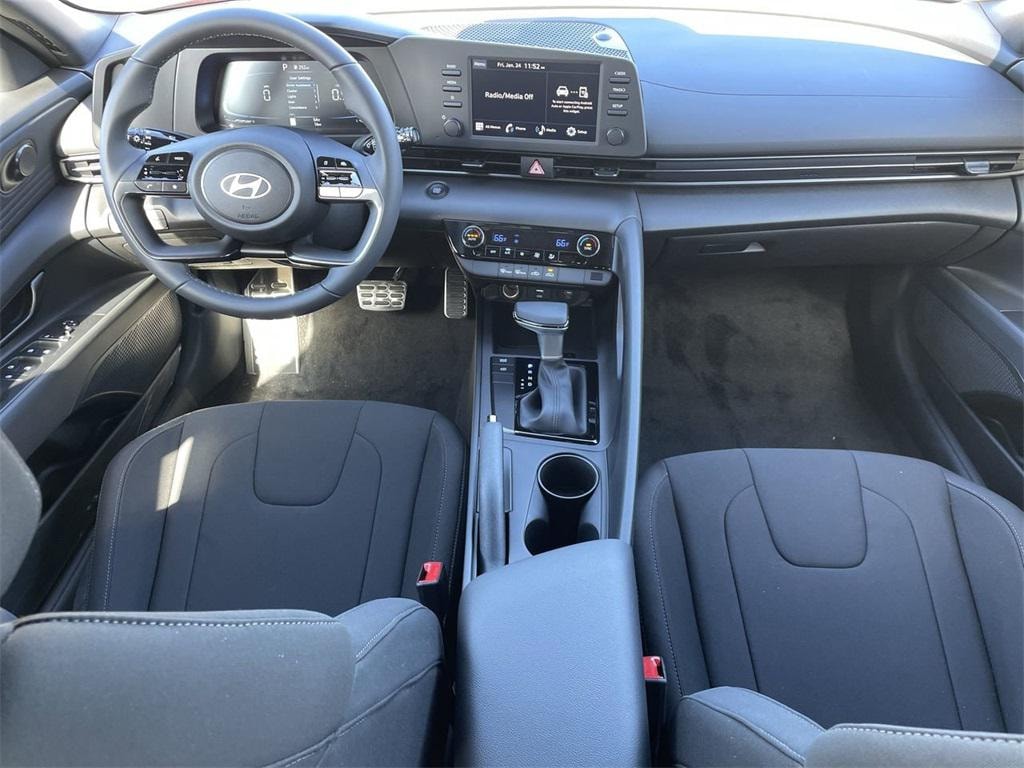 New 2025 Hyundai Elantra SEL Sport Sedan