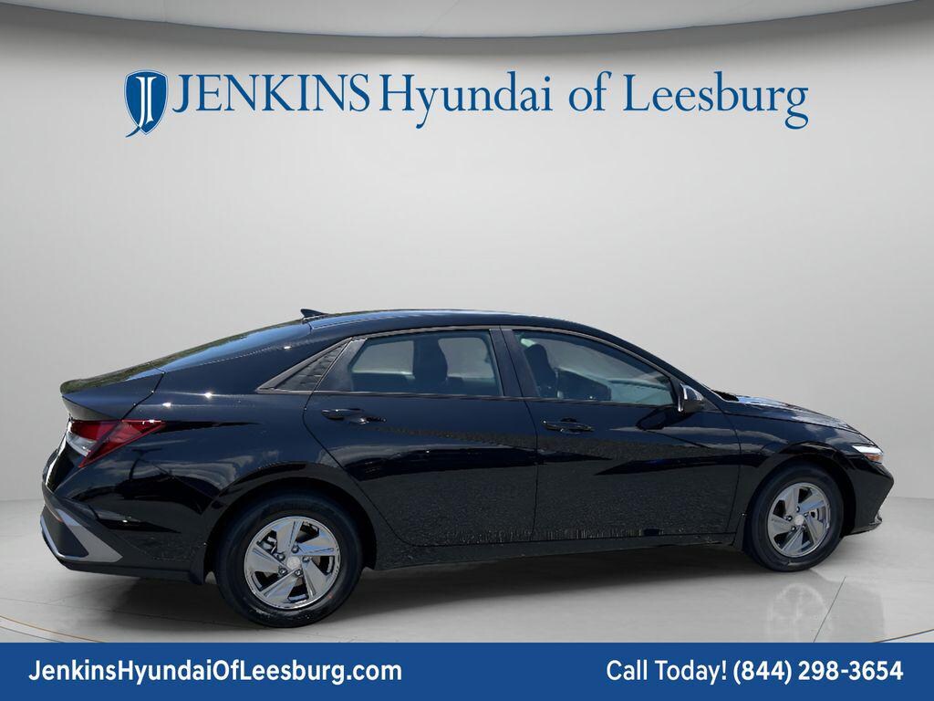 New 2026 Hyundai Elantra SE Sedan