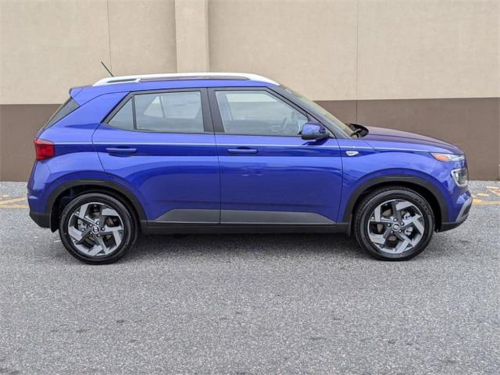 New 2025 Hyundai Venue SEL SUV