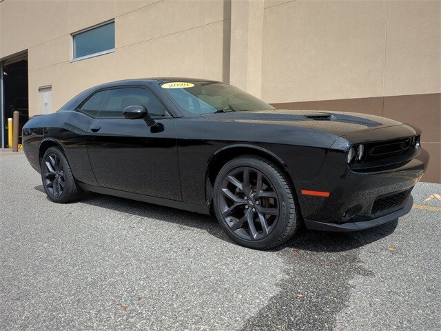 2020 Dodge Challenger SXT photo 2