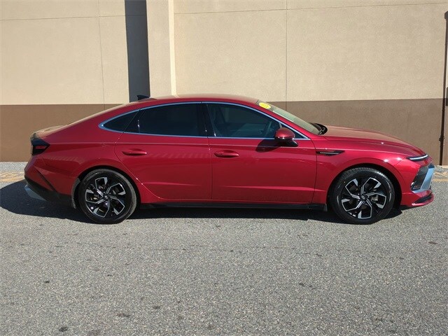 2024 Hyundai Sonata SEL photo 3