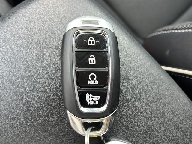 2023 Hyundai Venue Limited - Photo 35