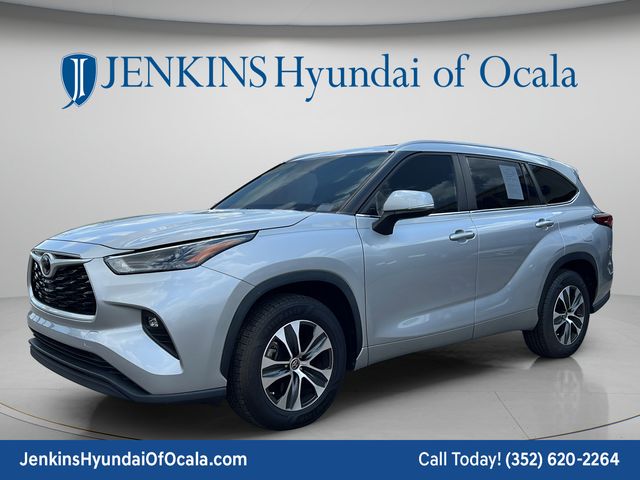 2023 Toyota Highlander XLE - Photo 7