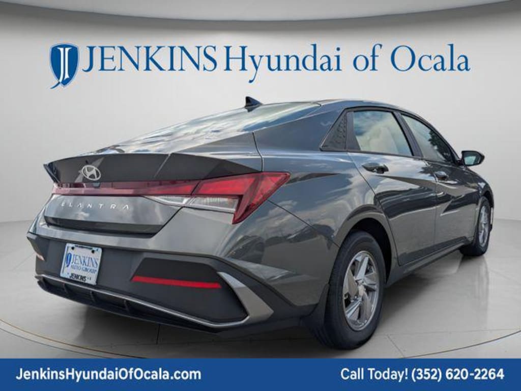 New 2026 Hyundai Elantra SE Sedan