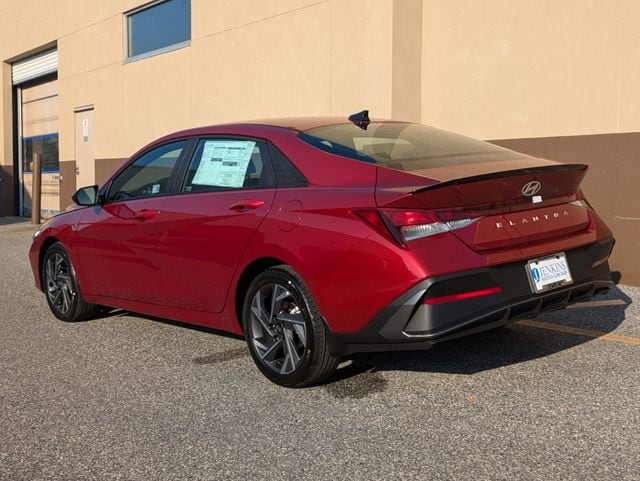 2025 Hyundai Elantra SEL - Photo 6