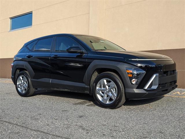 2025 Hyundai Kona SE photo 2