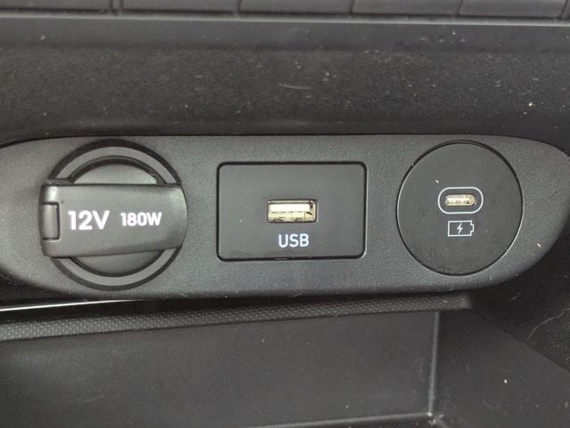 2025 Hyundai Elantra SE - Photo 19