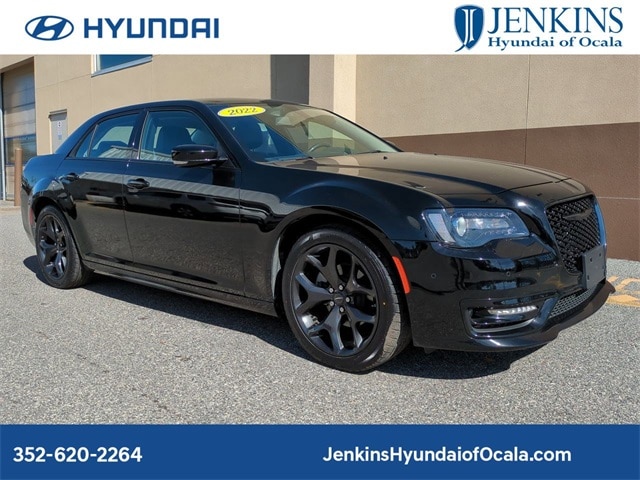 2022 Chrysler 300 Touring L's photo