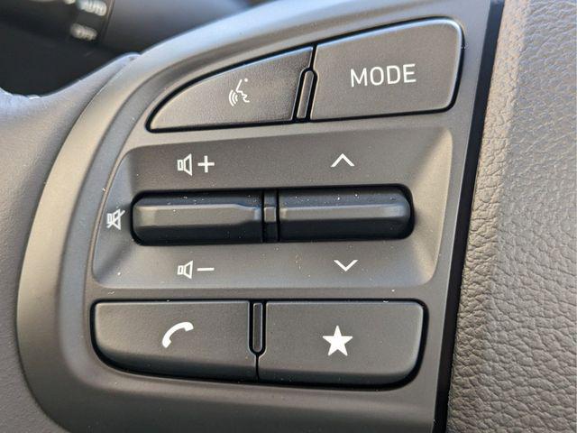 2025 Hyundai Venue SEL - Photo 27