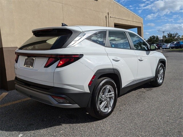 2025 Hyundai Tucson SE photo 3