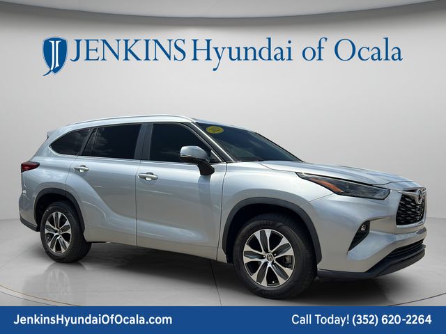 2023 Toyota Highlander XLE - Photo 1