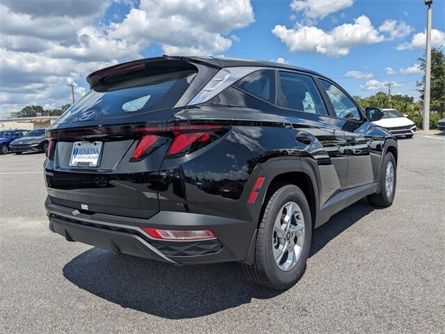 2024 Hyundai Tucson SE photo 2