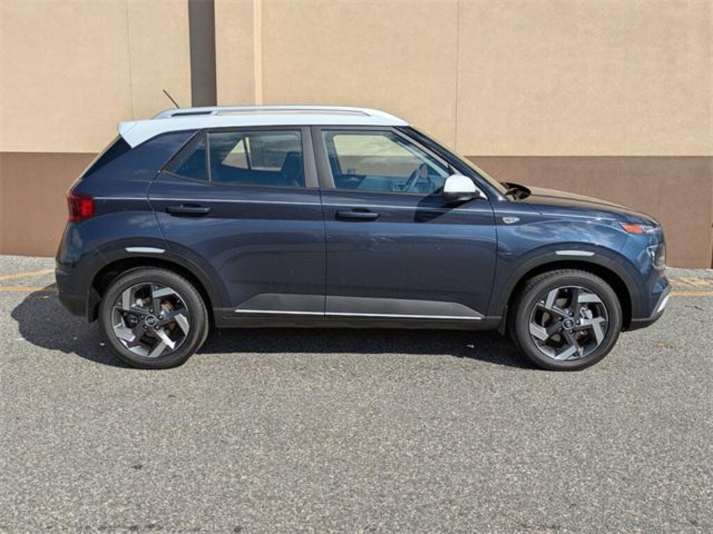 New 2026 Hyundai Venue SEL SUV