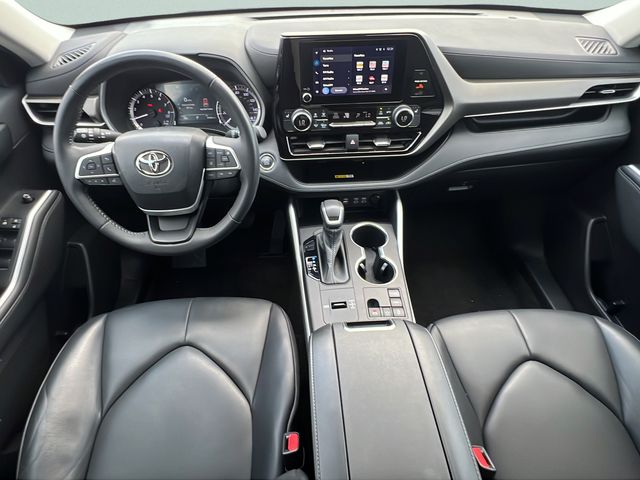 2023 Toyota Highlander XLE - Photo 13