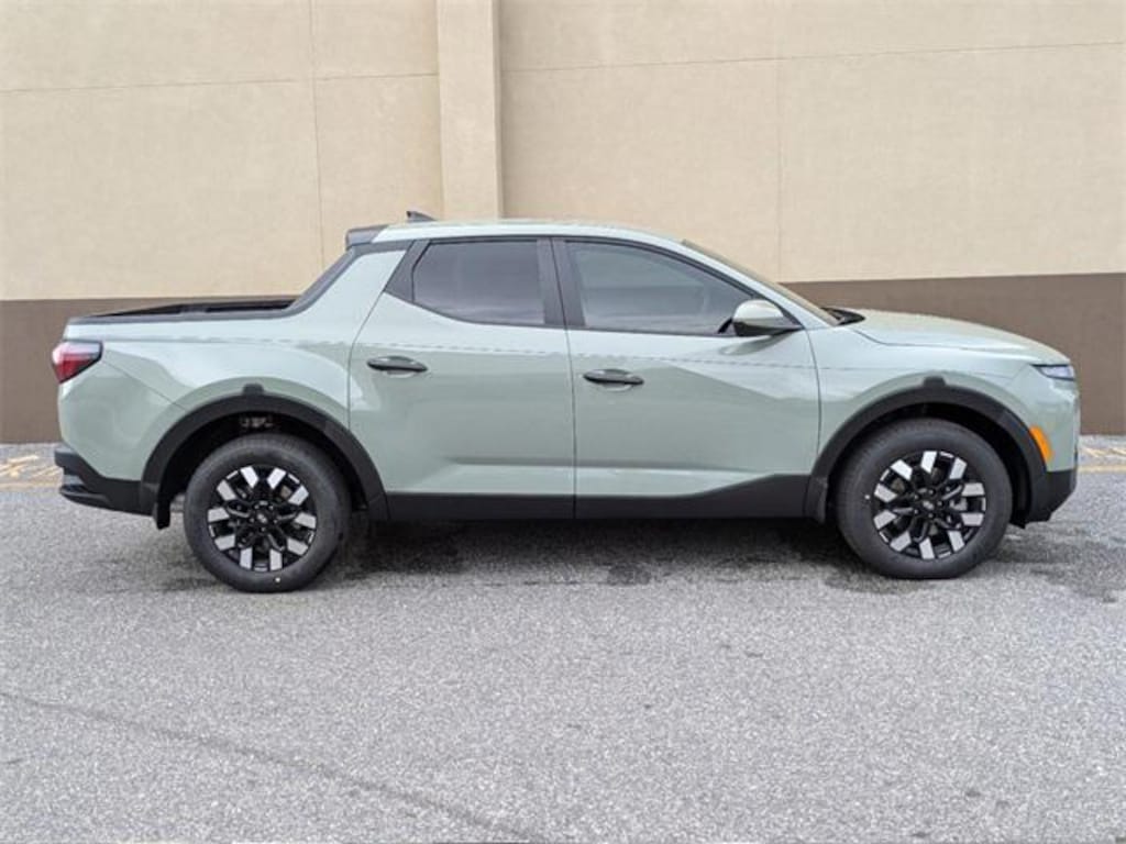 New 2025 Hyundai Santa Cruz SE FWD Truck Crew Cab