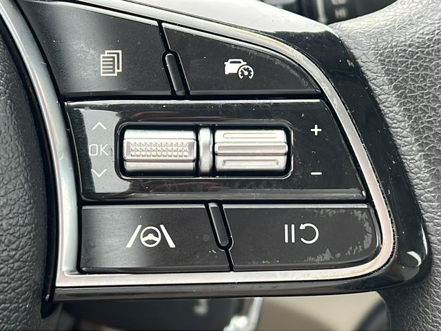 2023 Kia Forte LXS - Photo 23