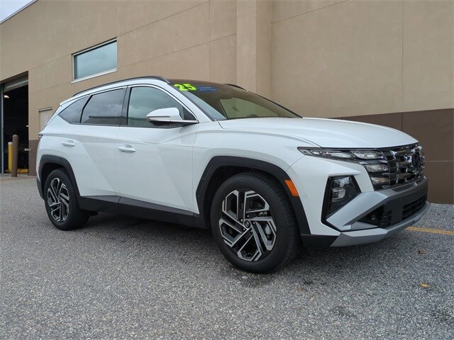 2025 Hyundai Tucson Limited photo 2