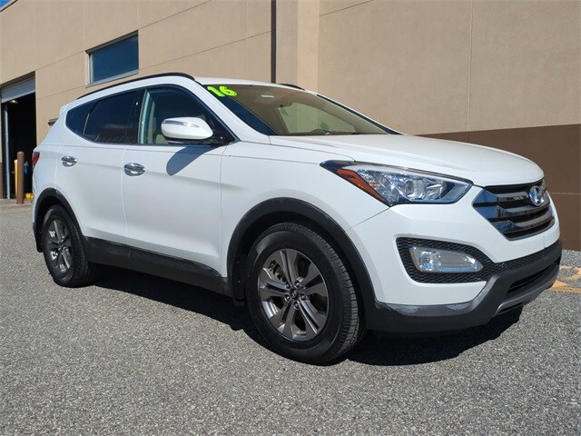 2016 Hyundai Santa Fe Sport photo 2