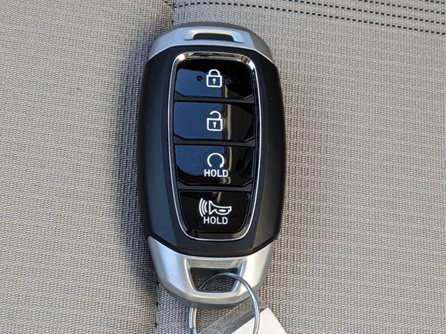 2025 Hyundai Venue SEL - Photo 35