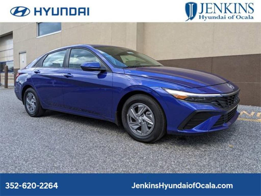 New 2025 Hyundai Elantra SE Sedan